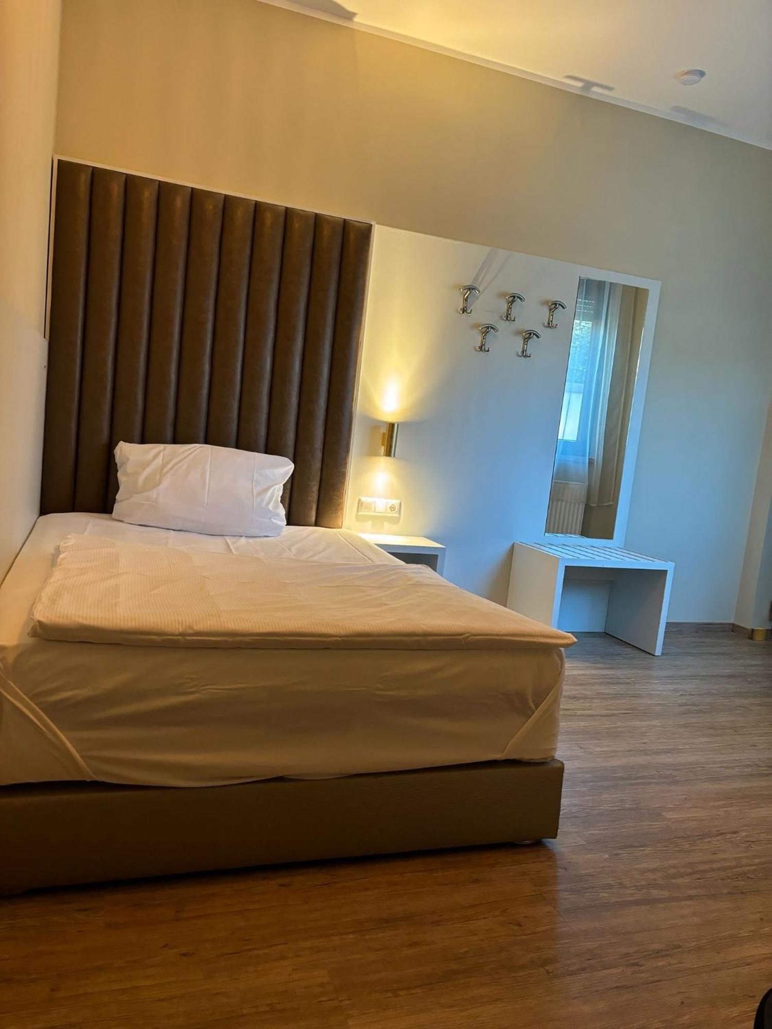 Hotel Athen Kelsterbach Frankfurt Airport Eksteriør bilde
